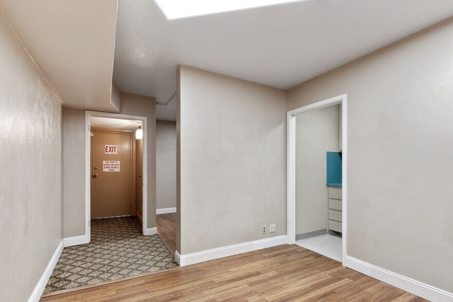 More Photos Of 2003 W Wall St, Midland Office For Sale