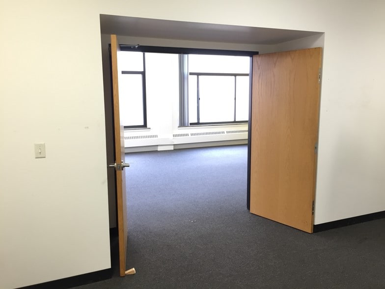 More Photos Of 419-425 Wabasha St N, Saint Paul Loft Creative Space For Sale