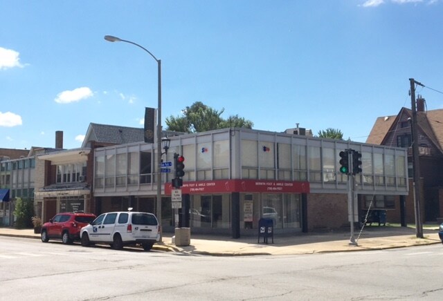 More Photos Of 3100 S Oak Park Ave, Berwyn Office For Sale