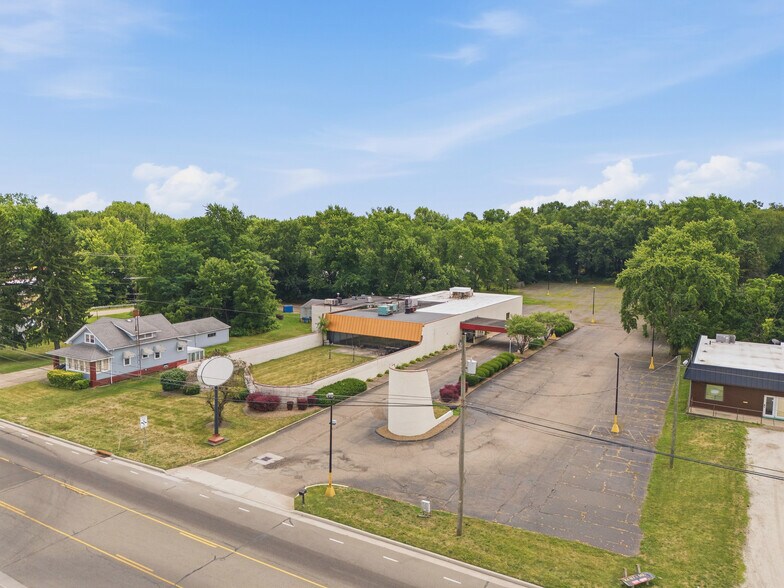 More Photos Of 4210 12th St NW, Canton Restaurant For Sale