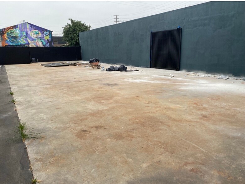 More Photos Of 3447 E 14th St, Los Angeles Warehouse For Sale