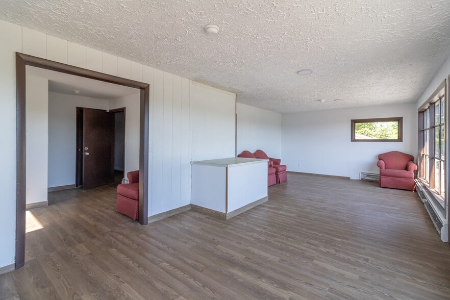 More Photos Of 196 US Route 1, Bucksport Hotel For Sale