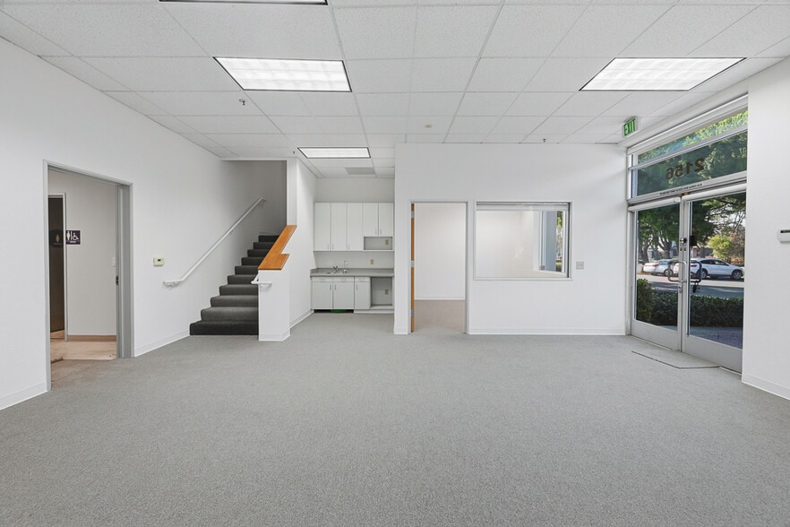 More Photos Of 2130-2162 Ringwood Ave, San Jose Showroom For Sale