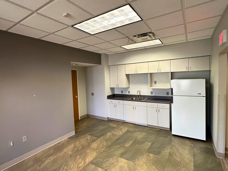 More Photos Of 275 Professional Ct, Riverdale Medical For Sale