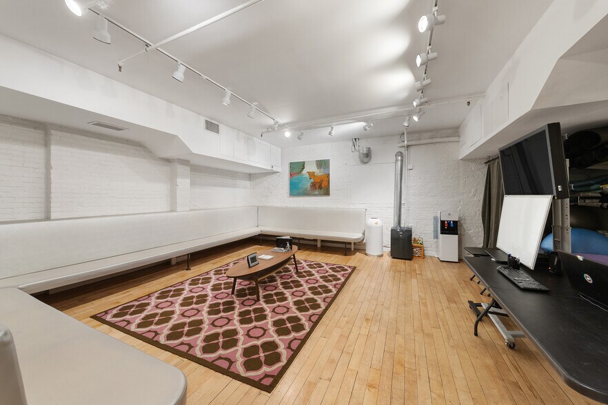 More Photos Of 15 Warren St, New York Multifamily For Sale