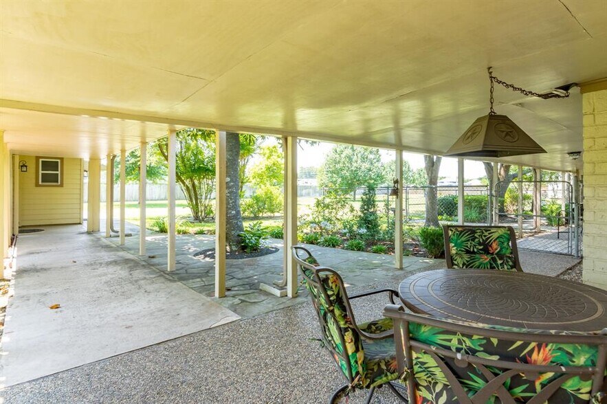 More Photos Of 30729 Mcguinness Dr, Spring Office For Sale