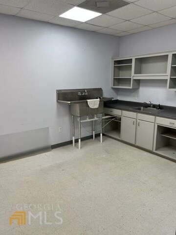 More Photos Of 25 Siebald St, Statesboro Office For Sale