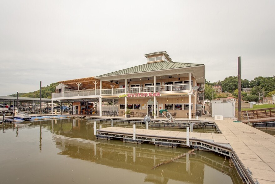 More Photos Of 215 W Water St, Grafton Marina For Sale