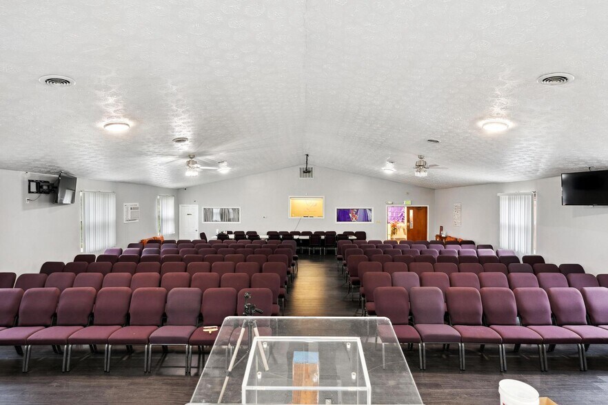 More Photos Of 8340 Pippin Rd, Cincinnati Specialty For Sale