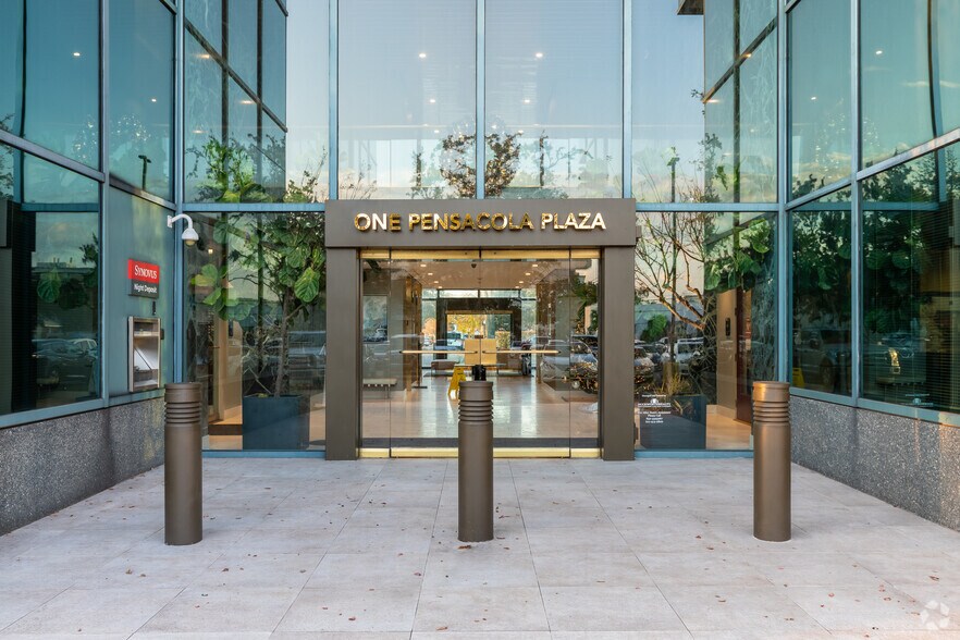 More Photos Of 125 W Romana St, Pensacola Office For Lease