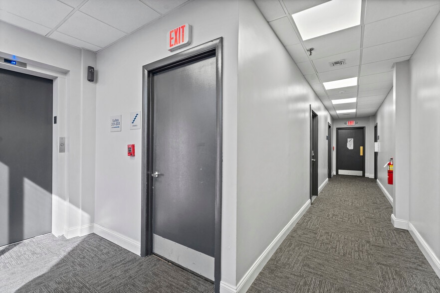 More Photos Of 449 Silas Deane Hwy, Wethersfield Medical For Sale