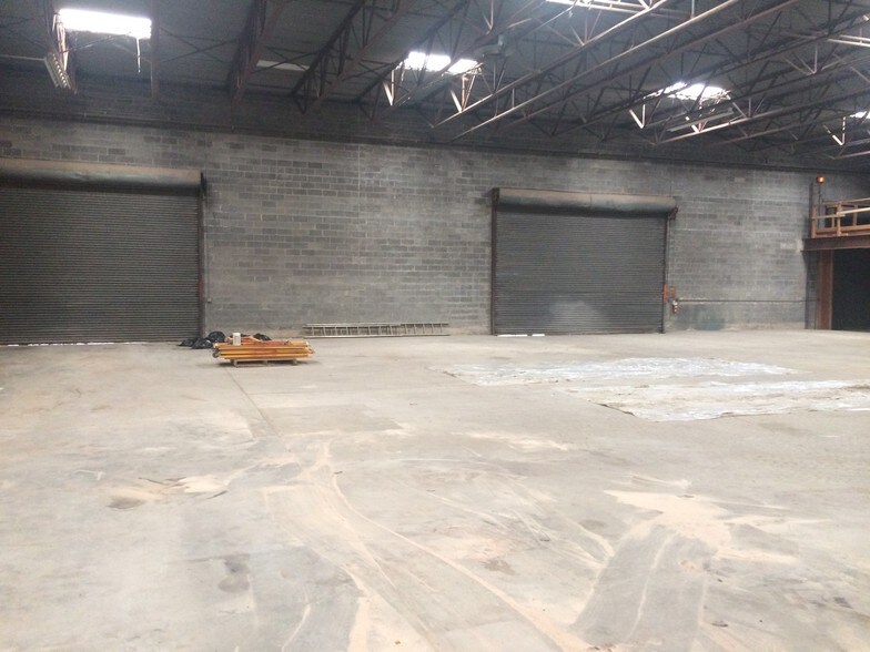 More Photos Of 690 State Fair Blvd, Syracuse Warehouse For Lease
