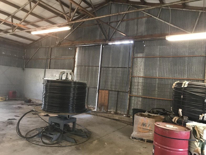 More Photos Of 401 Throckmorton St, McKinney Warehouse For Sale