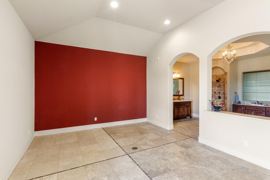 More Photos Of 105 Applewood Dr, Cedar Creek Office For Sale