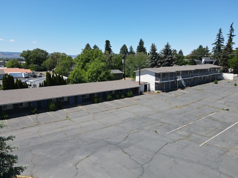 More Photos Of 403 W University Way, Ellensburg Hotel For Sale