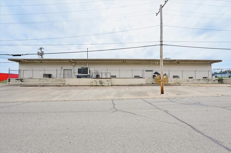 More Photos Of 4915 S Union Ave, Tulsa Office For Sale