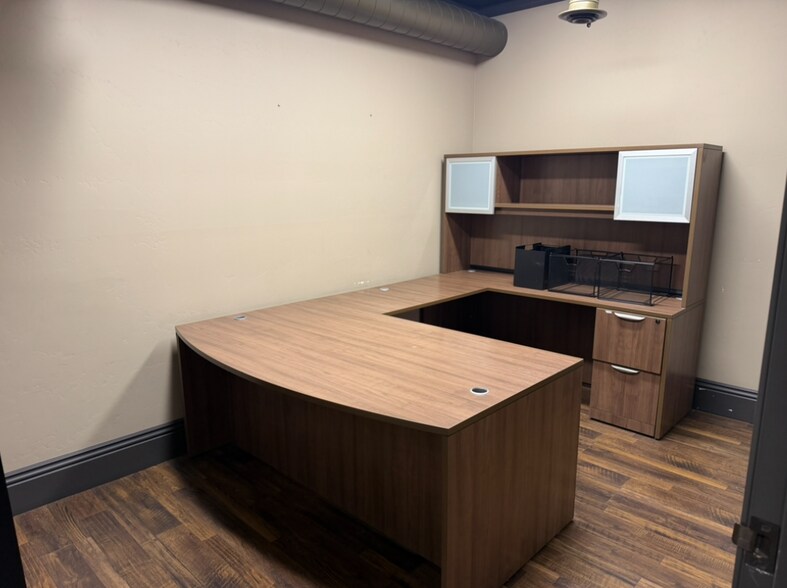 More Photos Of 2144 E Pacific Ave, Tulare Showroom For Lease