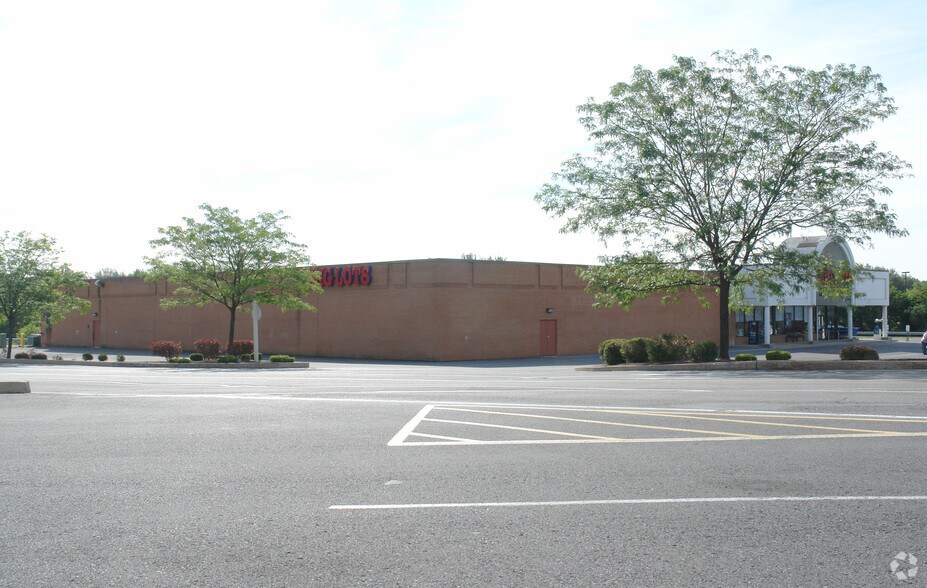 More Photos Of 809 Lycoming Mall Rd, Muncy Freestanding For Sale