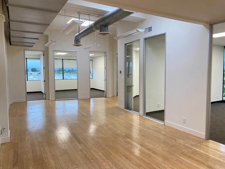 More Photos Of 11846 Ventura Blvd, Studio City Loft Creative Space For Lease