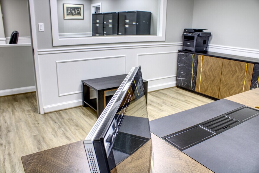 More Photos Of 10521 Judicial Dr, Fairfax Medical For Sale