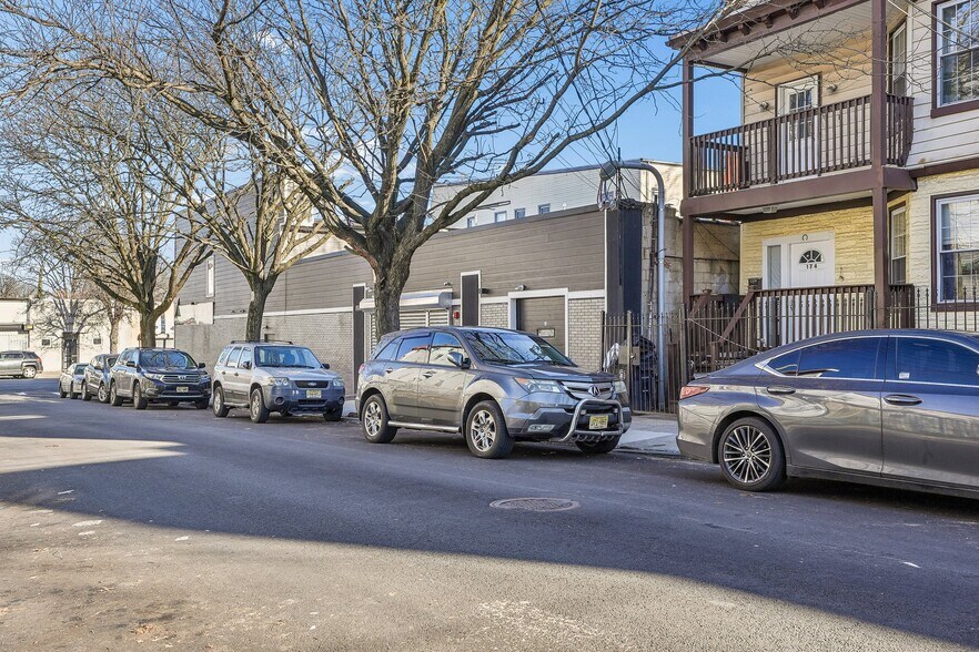 More Photos Of 1018-1020 S Orange Ave, Newark Storefront Retail Residential For Sale