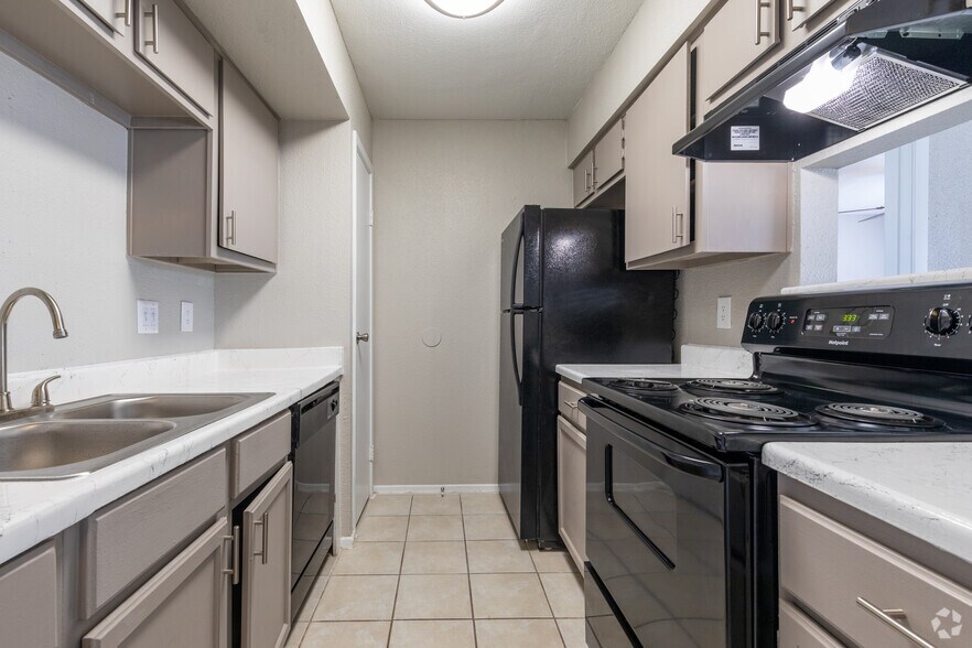 More Photos Of 1010 Magnolia Dr, Freeport Apartments For Sale