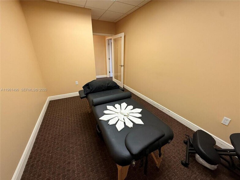 More Photos Of 2699 Stirling Rd, Fort Lauderdale Medical For Lease