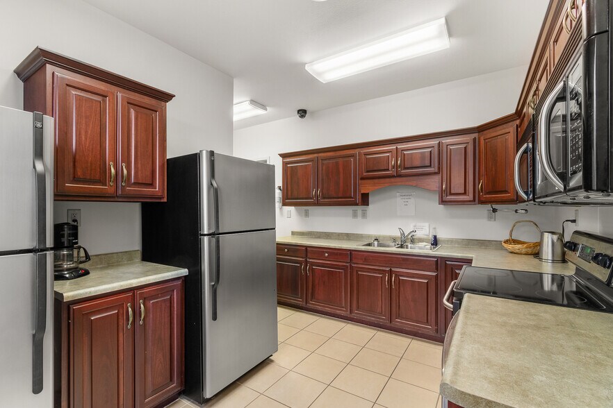 More Photos Of 1230 Lexington Ave, Mansfield Office For Lease
