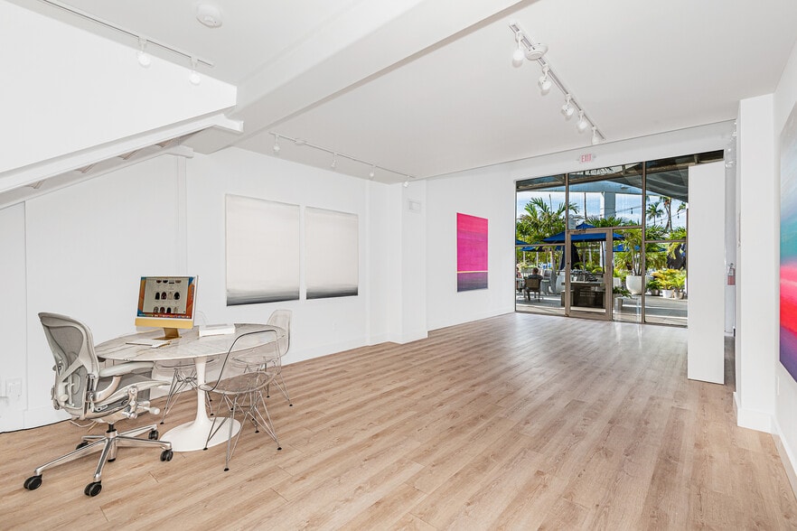 More Photos Of 260 Crandon Blvd, Key Biscayne Bank For Sale