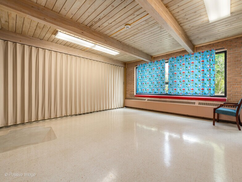 More Photos Of 47 Church St, Lake Zurich Religious Facility For Sale