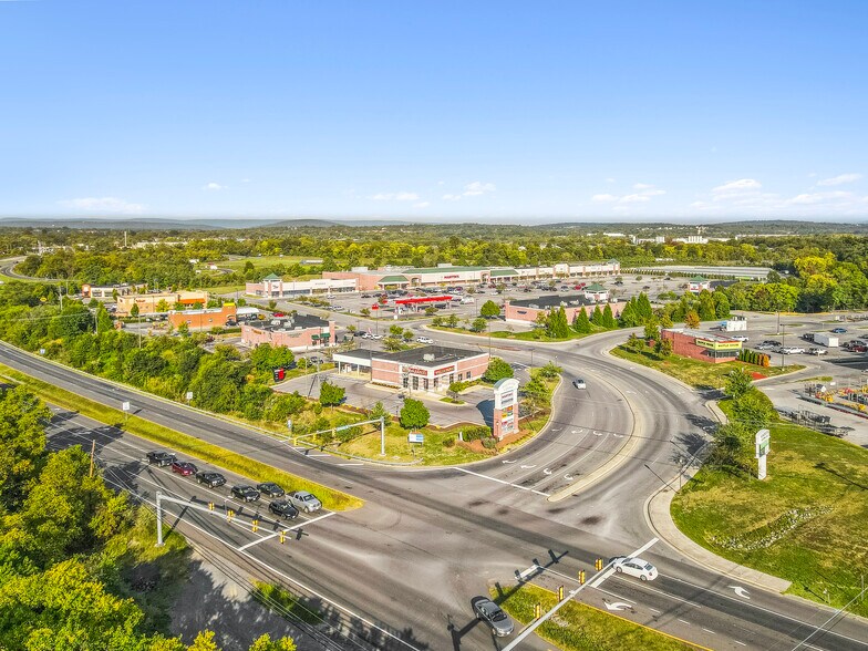 More Photos Of 360-400 Gateway Dr, Winchester General Retail For Lease