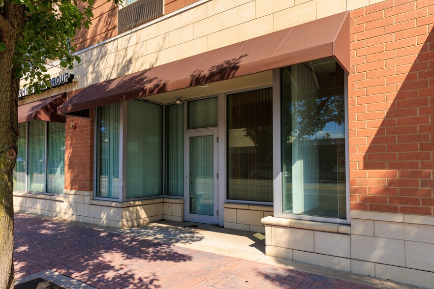 More Photos Of 2723 Sheridan Rd, Zion Hotel For Lease