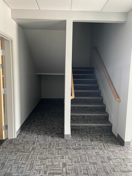 More Photos Of 2764-2808 W 14000 S, Bluffdale Showroom For Lease