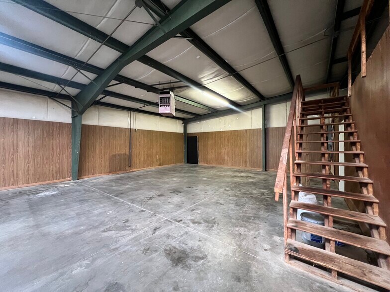 More Photos Of 200 Pedro St, Monroe Flex For Lease