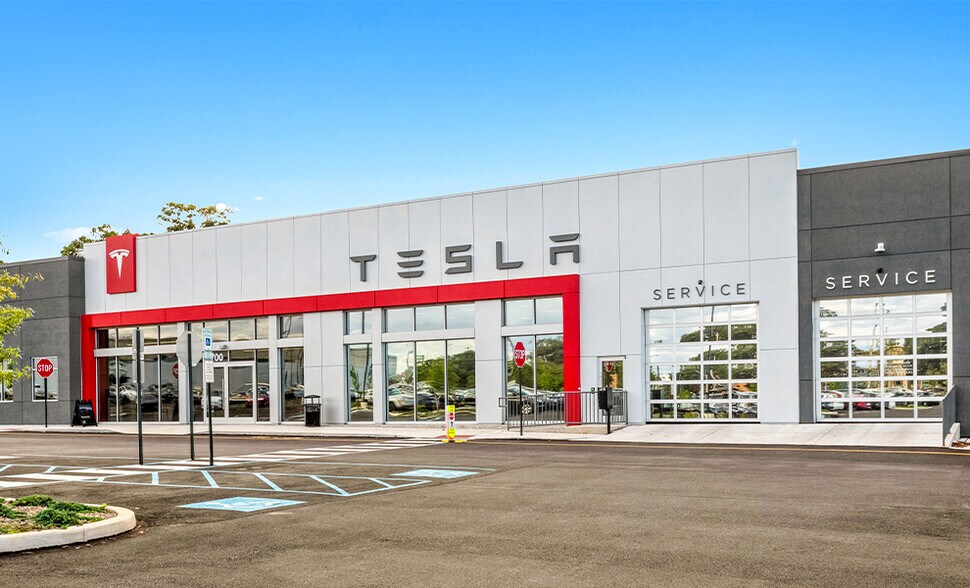 More Photos Of 700 York Rd, Warminster Township Auto Dealership For Sale