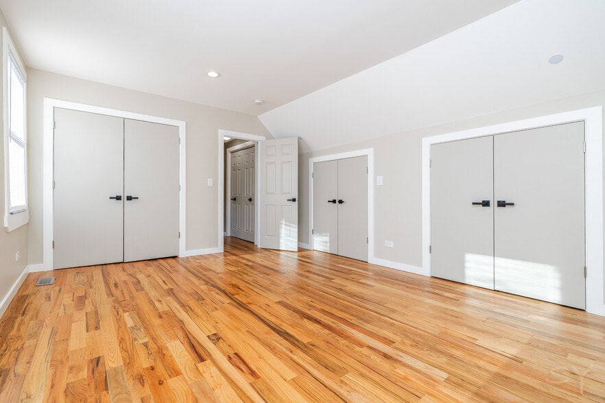 More Photos Of 6129 N Ravenswood Ave, Chicago Multifamily For Sale