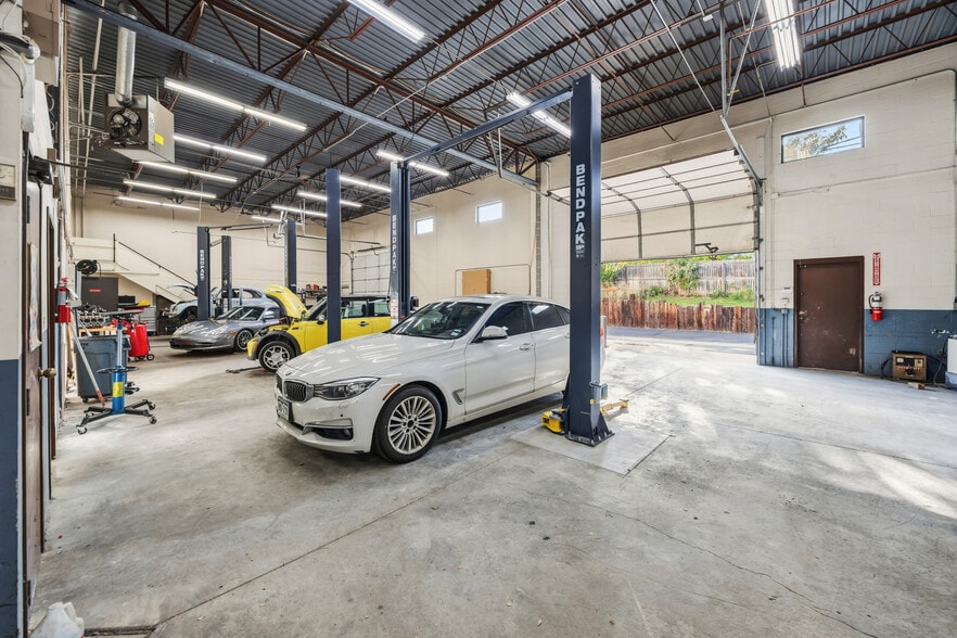 More Photos Of 10855 Irma Dr, Northglenn Warehouse For Sale