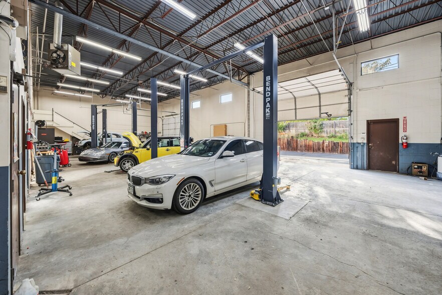 More Photos Of 10855 Irma Dr, Northglenn Warehouse For Sale