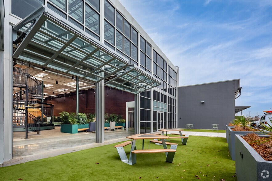 More Photos Of 3040 Sidco Dr, Nashville Office For Lease