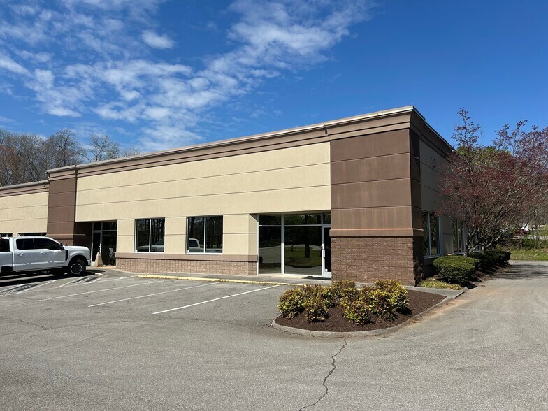 More Photos Of 1619 Schaeffer Rd, Knoxville Office For Lease