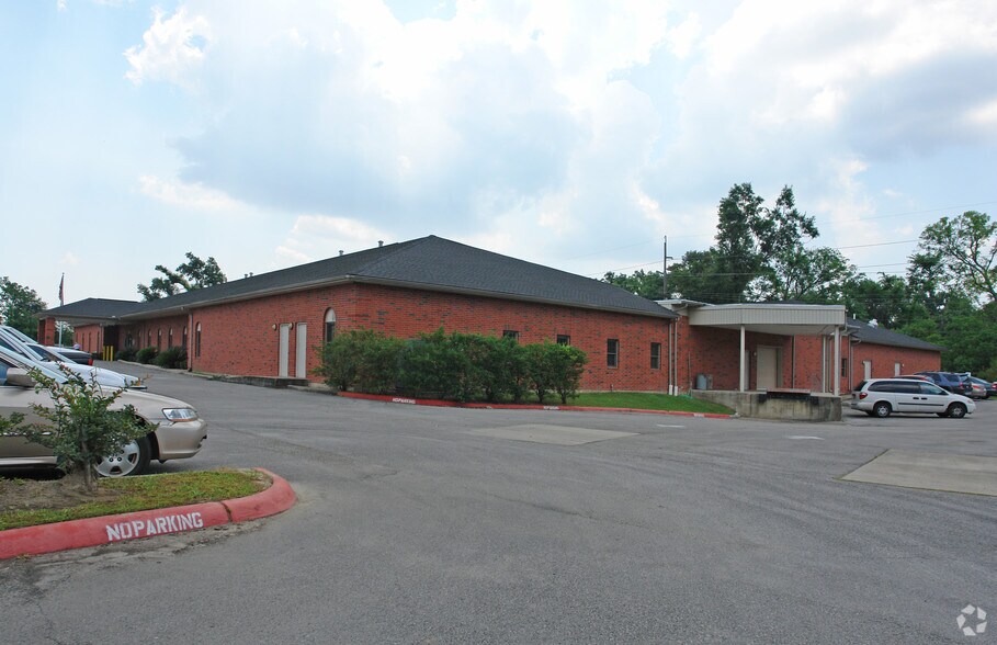 Primary Photo Of 3420 Veterans Cir, Beaumont Hospital For Sale