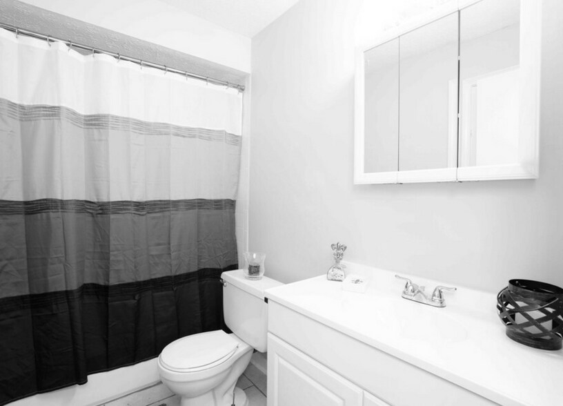 More Photos Of 810-811 Howard Ave, Jeffersonville Multifamily For Sale