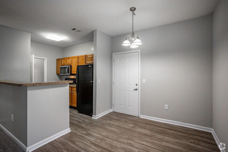 More Photos Of 501 Tiger Way, Knoxville Apartments For Sale