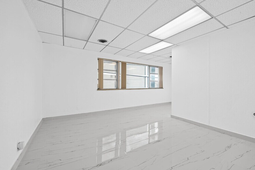 More Photos Of 2605 E Atlantic Blvd, Pompano Beach Storefront Retail Office For Lease