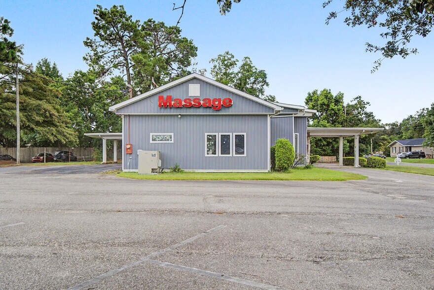 Primary Photo Of 71 Midtown Park W, Mobile Medical For Sale
