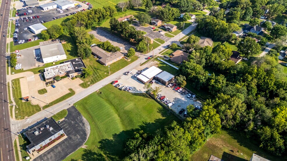 More Photos Of 404 N East St, Paola Auto Repair For Sale