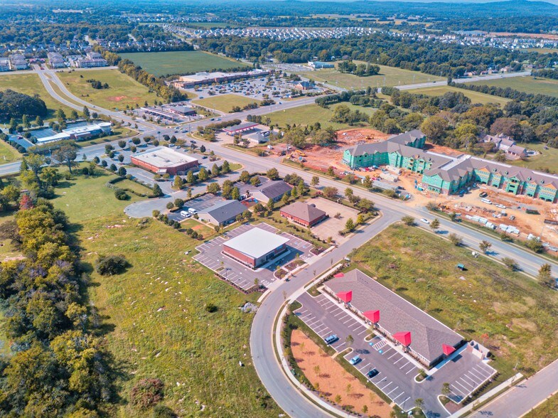 More Photos Of 4048 Luke Ct, Murfreesboro Office Residential For Lease