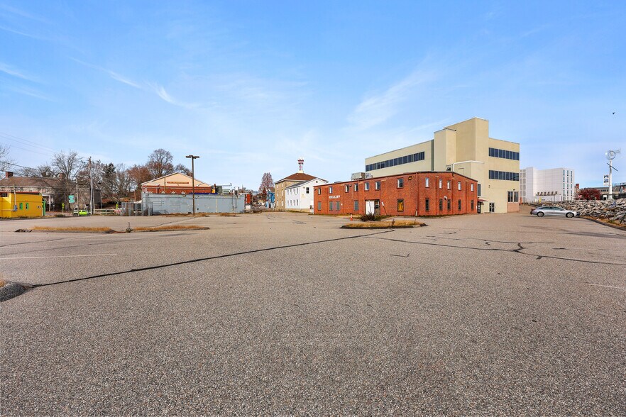 More Photos Of , New London Office For Sale