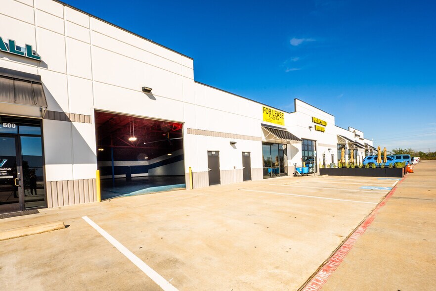 More Photos Of 6520 S FM 359 Rd, Fulshear Unknown For Lease