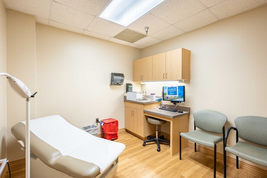 More Photos Of 6719 Gall Blvd, Zephyrhills Medical For Sale